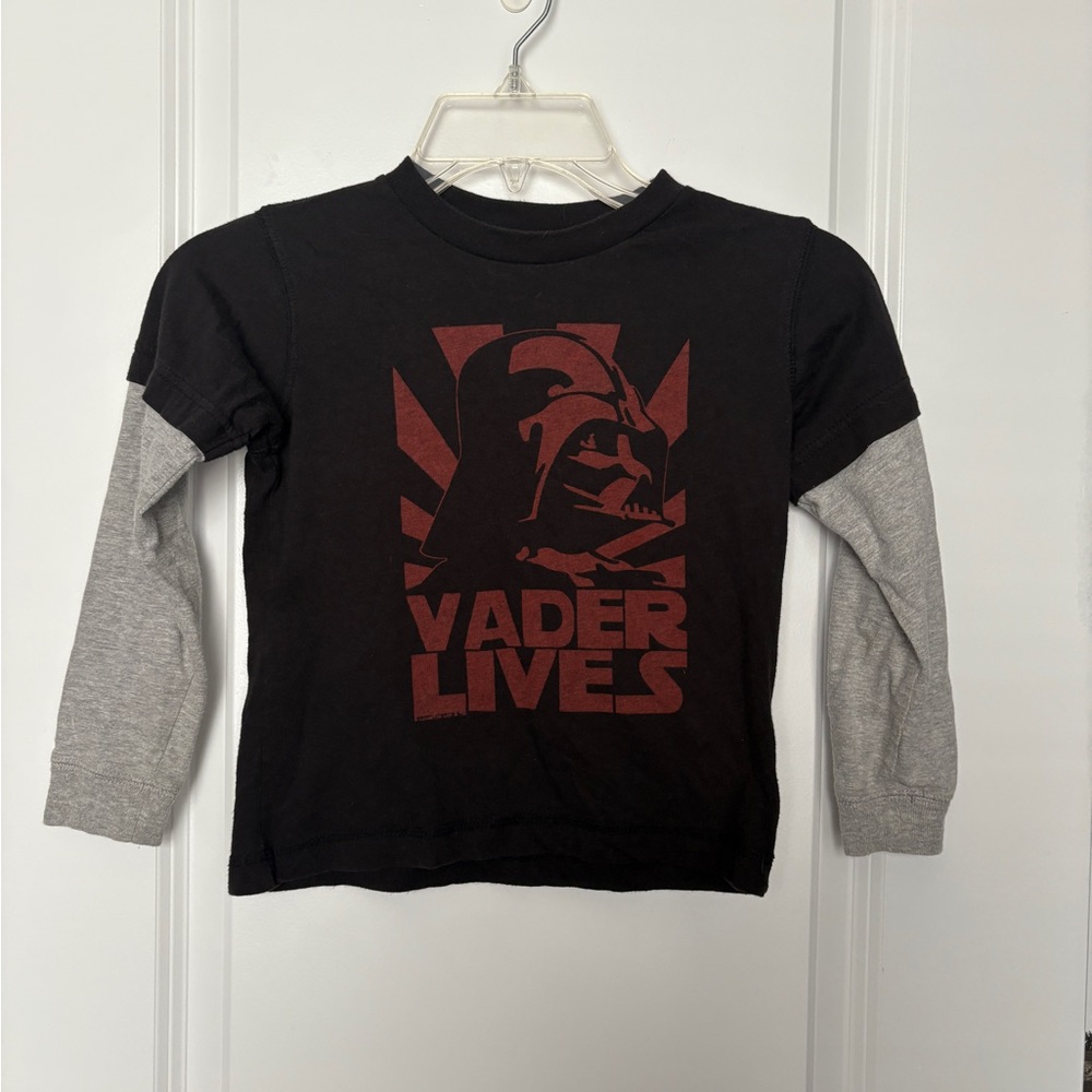 Boy’s Old Navy Black and Gray Star Wars Long Sleeve Tee Size: XS